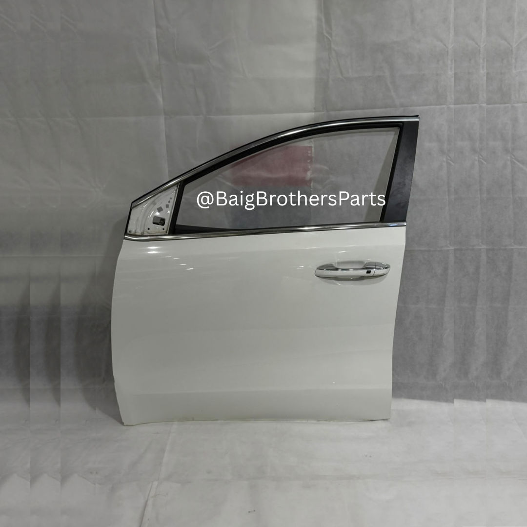 Kia Sportage Left Front Door Door (White) 2020-2024 Kia Sportage Left Front Door (White) 2020-2024 - Image 1